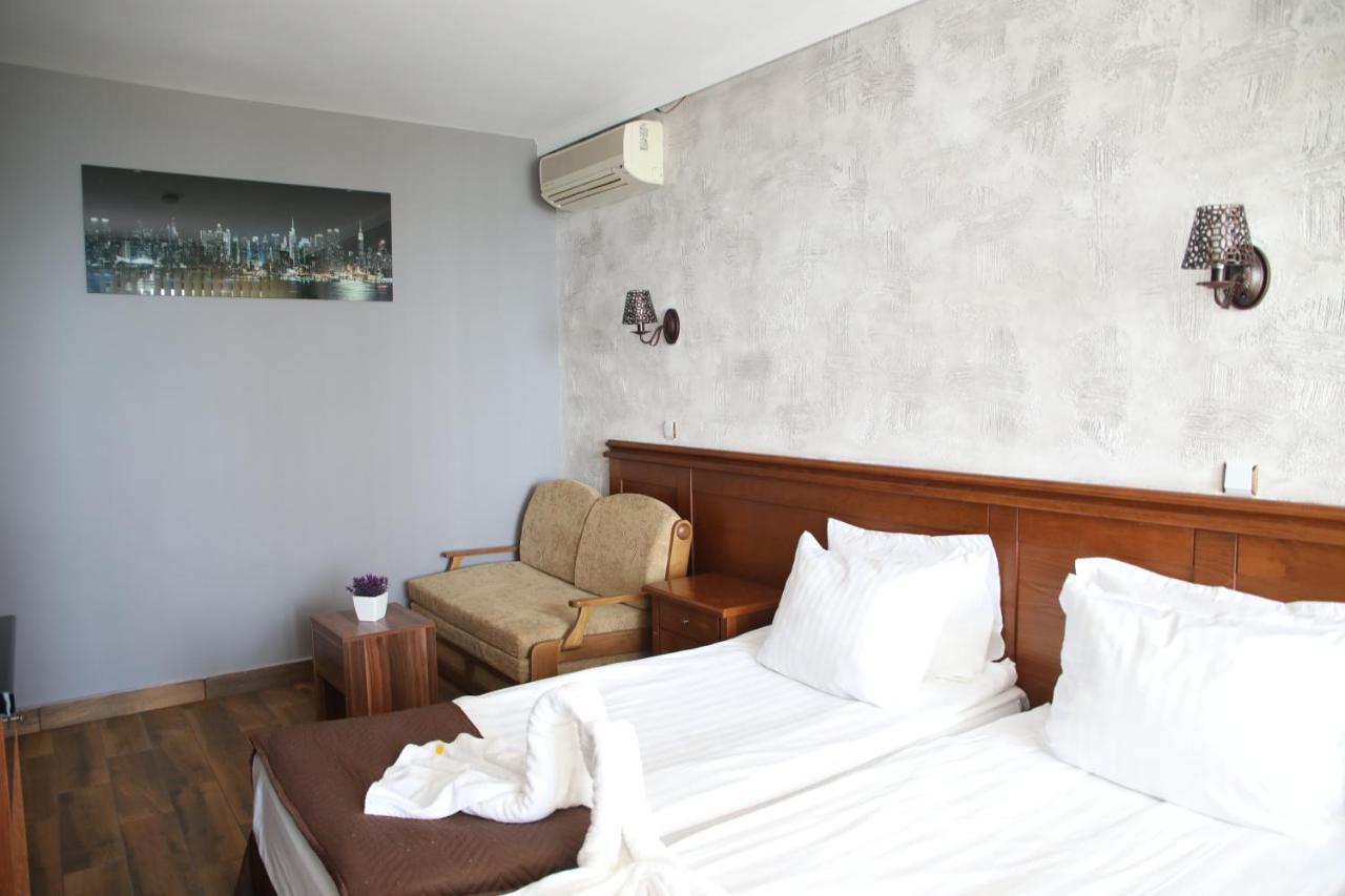 Petrov Family Hotel Nesebar Exterior foto